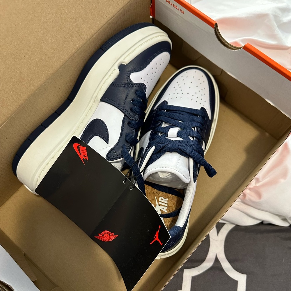 Air Jordan 1 Elevate Low
Women's Shoes